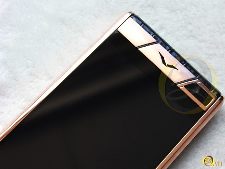  vertu Aster da cá sấu trên tay tại ozy.vn